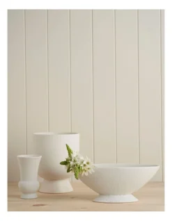 Florist Corner Scallop Vase White -Robert Gordon 866602540 3 720x928