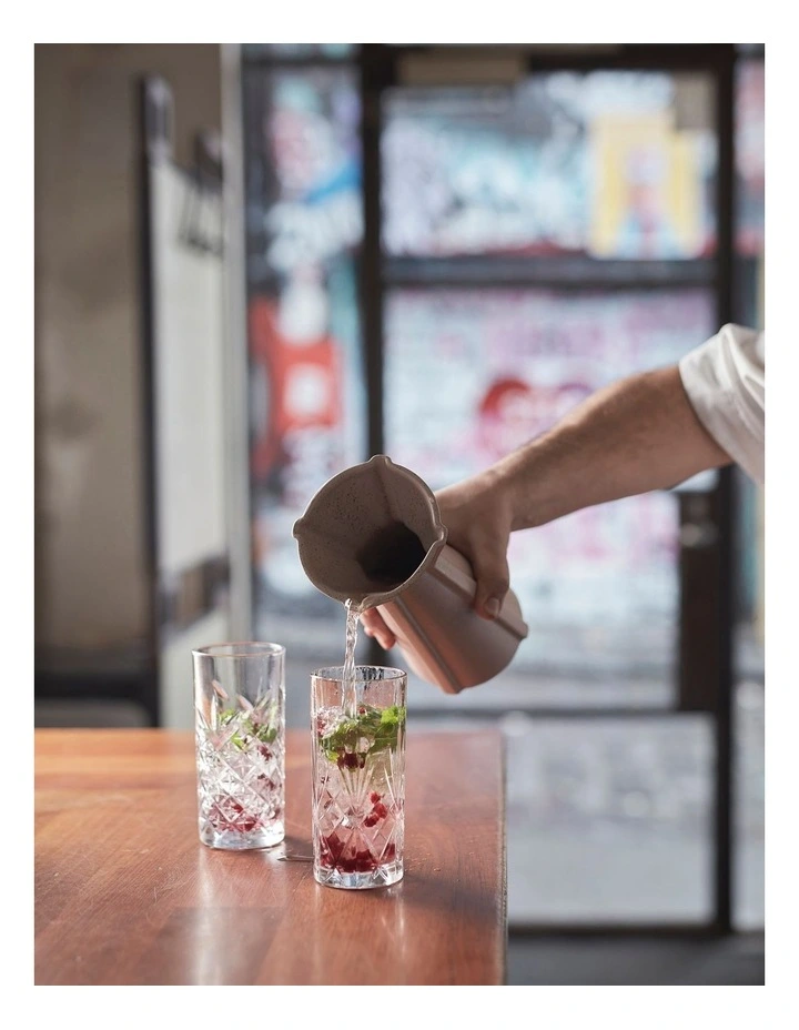 Robert Gordon X MoVida Carafe 1.5L In Grey 7 Robert Gordon X MoVida Carafe 1.5L In Grey - Image 5