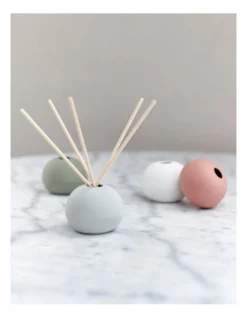 Life On Earth Acorn Diffuser With White Tea Scented Sticks In Light Grey -Robert Gordon 957985660 3 720x928