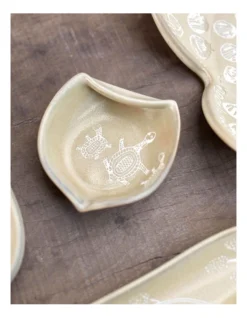 Robert Gordon X Juluwarlu Pouring Vessel In Sage -Robert Gordon 957986290 3 720x928