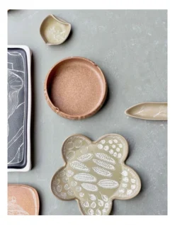 Robert Gordon X Juluwarlu Pouring Vessel In Sage -Robert Gordon 957986290 5 720x928