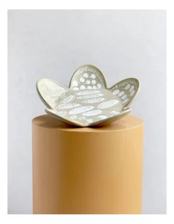 Robert Gordon X Juluwarlu Gatherers Bowl 28x6cm In Sage -Robert Gordon 957987460 3 720x928